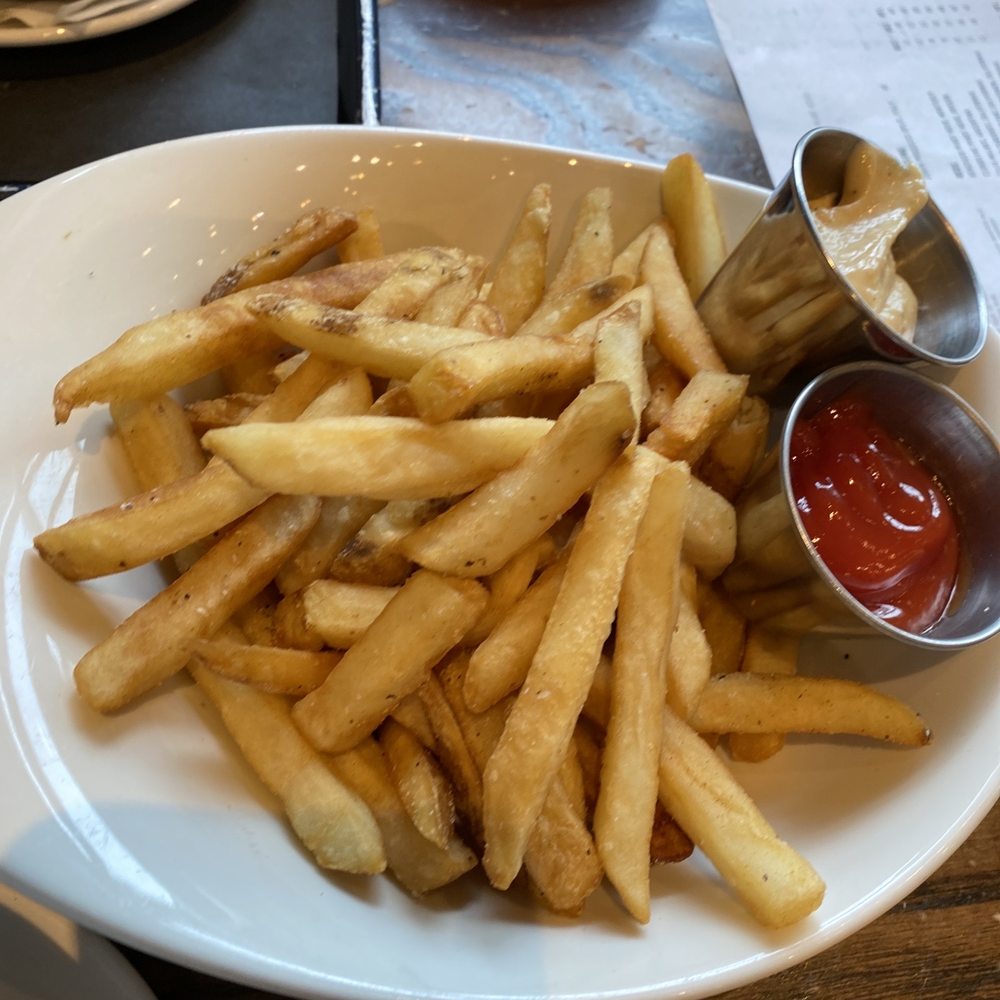 Four Day Ray Brewing - House fries with garlic aioli sauce - Breweries Near Me - Fishers, Indiana Four Day Ray Brewing - House fries with garlic aioli sauce - Breweries Near Me - Fishers, Indiana