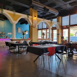 Bamba's Indian Food Bar - Inside