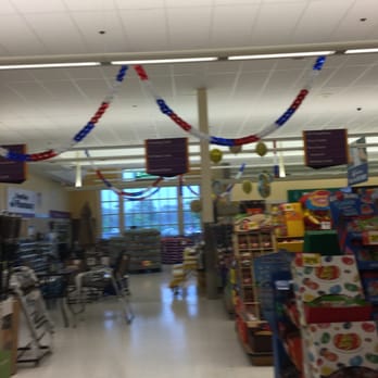 Stop & Shop - Stop&Shop of Westborough -- Westborough Shopping Center : 32 Lyman Street, Junction of Route 9, Westborough         Interior - Grocery Near Me - Westborough, Massachusetts