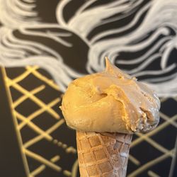 Fior di Latte - Salted caramel gelato