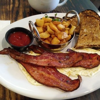 Jam - Eggs over medium with bacon and hash brown. - Breakfast & Brunch Near Me - Massapequa Park, New York