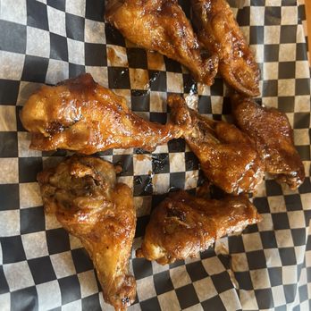 Western Burgers & Steaks - $17 wings with wrong sauce - Burgers Near Me - Guelph, Ontario Western Burgers & Steaks - $17 wings with wrong sauce - Burgers Near Me - Guelph, Ontario