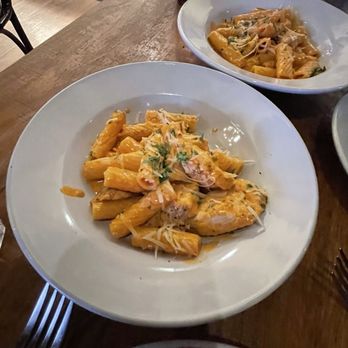 Buddy V's Ristorante - Chicken Rigatoni alla Vodka (half/split) - Italian Near Me - Las Vegas, Nevada