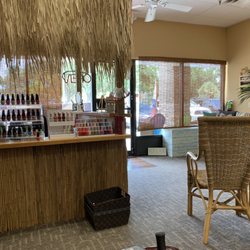 Bahama Nails - Entryway