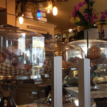 Yellow Vase - Bakeries Near Me - Redondo Beach, California