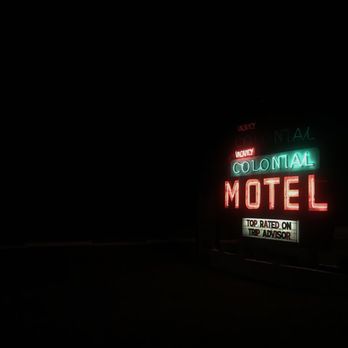 Colonial Motel - Hotels Near Me - Manistique, Michigan