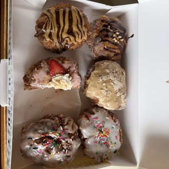 Parlor Doughnuts - 6 buffet kinds of donuts couldn't wait to dig in - Donuts Near Me - Lancaster, Pennsylvania