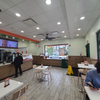 Tropical Juice Bar - Interior - Juice Bars & Smoothies Near Me - Hackensack, New Jersey