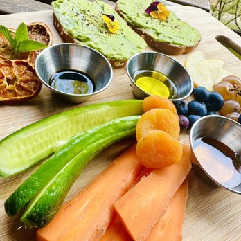 Inn at Moonlight Beach - Delicious breakfast! - Bed & Breakfast Near Me - Encinitas, California