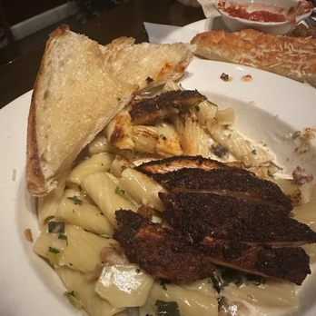Melville Tavern - Blackened Chicken Rigatoni Alfredo - American Near Me - Monterey, California