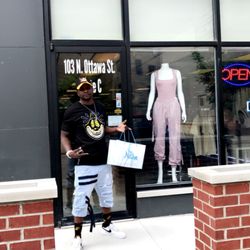 The Niche - The hottest clothing store in Jolie area