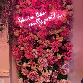 The Cake Drip - Flower wall was beautiful - Do-It-Yourself Food Near Me - Tampa, Florida The Cake Drip - Flower wall was beautiful - Do-It-Yourself Food Near Me - Tampa, Florida