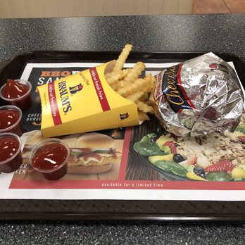 Braum's Ice Cream & Hamburgers - a tray of food - Restaurants Near Me - Moore, Oklahoma