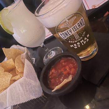 Spanglish NYC - beer , chips and delicious salsa - Mexican Near Me - Bayside, New York