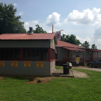 Smitty's Family Restaurant - It'd be a pity if you didn't stop & eat with Smitty. - Barbeque Near Me - Carnesville, Georgia