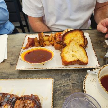 Madres Brunch - Breakfast sandwich - Breakfast & Brunch Near Me - Long Beach, California Madres Brunch - Breakfast sandwich - Breakfast & Brunch Near Me - Long Beach, California
