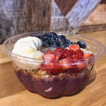 Ju-C Bar - Açaí Bowl BASE: Açaí TOPPINGS: Granola, Blueberries, Strawberries, Banana, Coconut & Peanut Butter - Juice Bars & Smoothies Near Me - Atlanta, Georgia