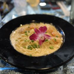 The Estate Restaurant & Lounge - Fettuccine Alfredo with shrimp