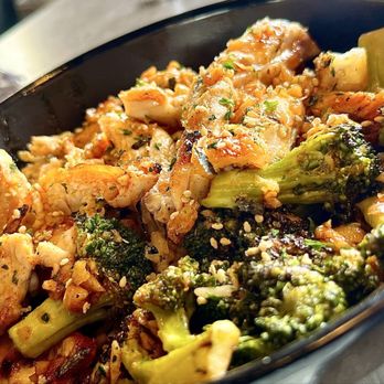 Seasalt Fish Grill - the north shore chicken (& broccoli) bowl - Seafood Near Me - Culver City, California