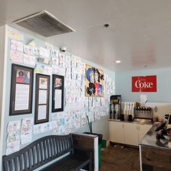 Gus's World Famous Fried Chicken - Drink station and cool wall!