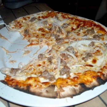 Angelo - Sausage and onion wood fired pizza - Pizza Near Me - Isla Mujeres, ROO