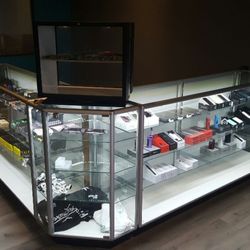 Serrano Vape and Glass