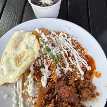 Somos Oaxaca - Chilaquiles - Mexican Near Me - Los Angeles, California Somos Oaxaca - Chilaquiles - Mexican Near Me - Los Angeles, California