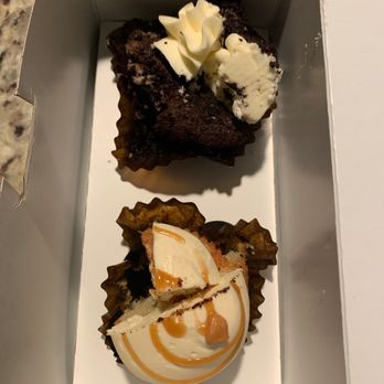 B Cupcakes - 3/4's of our cupcakes that went in the trash. - Bakeries Near Me - Apopka, Florida