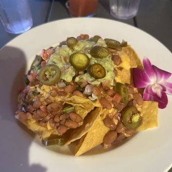 Castaway Cafe - Nachos - American Near Me - Lahaina, Hawaii