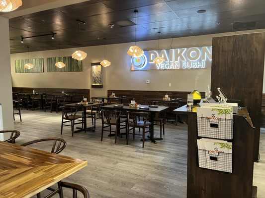 Daikon Vegan Sushi by null