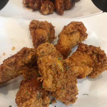 Vons Chicken - Crunchy Spicy / Garlic Wings - Chicken Wings Near Me - Concord, California