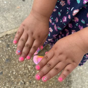 Blue Sky Nails - Nail Salons Near Me - Huntington, New York