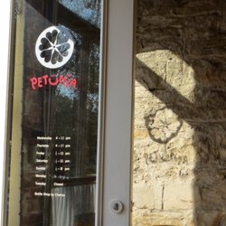 Bar Petunia