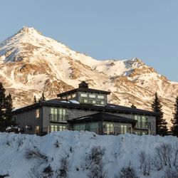 The Lodge at Black Rapids