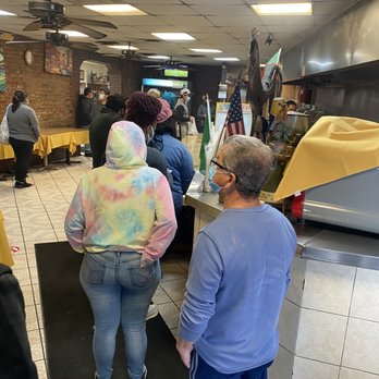 Ferry St. Barbecue - Please come and pick up your order of Covid-19! They don't care about how many people they have inside, I noticed 33 people waiting. - Barbeque Near Me - Newark, New Jersey