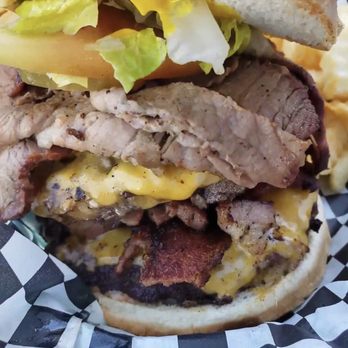 Grill Masters BBQ - MiniMatty Burger  tri tip, burger, chicken, bacon - Barbeque Near Me - Clovis, California