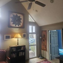 Reach Recovery and Integrated Health - Our staff makes every effort to provide a warm and therapeutic space.