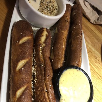 Applebee's Grill + Bar - Beer pretzels - American Near Me - Napa, California