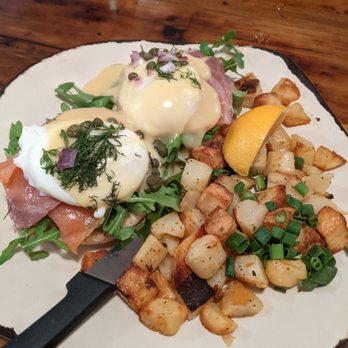 Egg Harbor Café - salmon benedict - Breakfast & Brunch Near Me - Hinsdale, Illinois