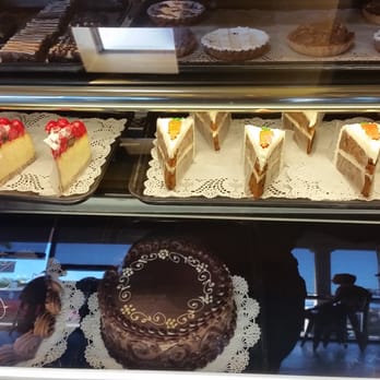 C'est Si Bon Bakery - Fabulous pastries and cakes - Bakeries Near Me - Newport Beach, California C'est Si Bon Bakery - Fabulous pastries and cakes - Bakeries Near Me - Newport Beach, California