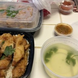 Crizp Chicken, Sweet Chilli Sauce and chicken broth. Crizp Chicken, Sweet Chilli Sauce and chicken broth.