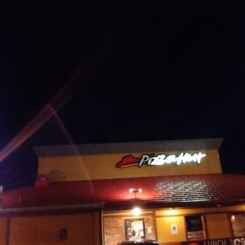 Pizza Hut - Omg this pizza hut taks for ever.... They need a better team here, this is crazy... 30 min of wait dammm - Pizza Near Me - Grants, New Mexico