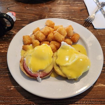 Brekkies - Eggs Benedict - Breakfast & Brunch Near Me - Solvang, California