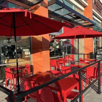 Dave's Hot Chicken - Outdoor Dining - Chicken Shop Near Me - San Jose, California