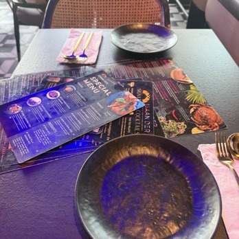 Isaan Der - Thai Kitchen & Bar - Thai Near Me - Richmond Hill, Ontario Isaan Der - Thai Kitchen & Bar - Thai Near Me - Richmond Hill, Ontario