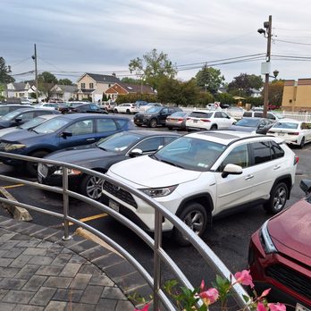 Majestic Diner - They have a decently sized parking lot.  (The only issue is the preponderance of foreign cars.) - Diners Near Me - Westbury, New York