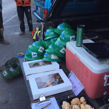 Washington Trails Association - Getting ready to head out to volunteer at a WTA work party. - Hiking Near Me - Seattle, Washington Washington Trails Association - Getting ready to head out to volunteer at a WTA work party. - Hiking Near Me - Seattle, Washington