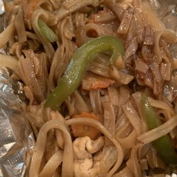 Drunken noodles w/ chicken