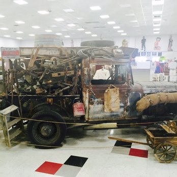 Blackwell's Corner - Cool historical car - Gas Stations Near Me - Lost Hills, California