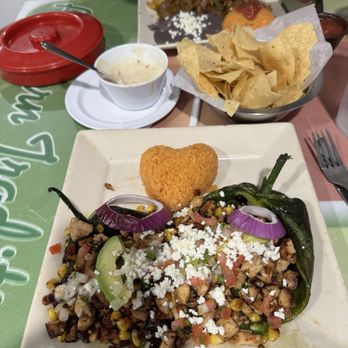 Jhonny's Lake House - Mexican Near Me - Alba, Texas